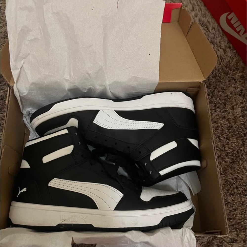 Puma Men's Black and White High-Top Sneakers